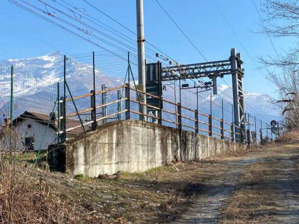 aufende Arbeiten zur Verringerung der Kollisionen mit Wölfen entlang der Eisenbahn und der Straßen in Alta Valle di Susa - Life Wolfalps EU